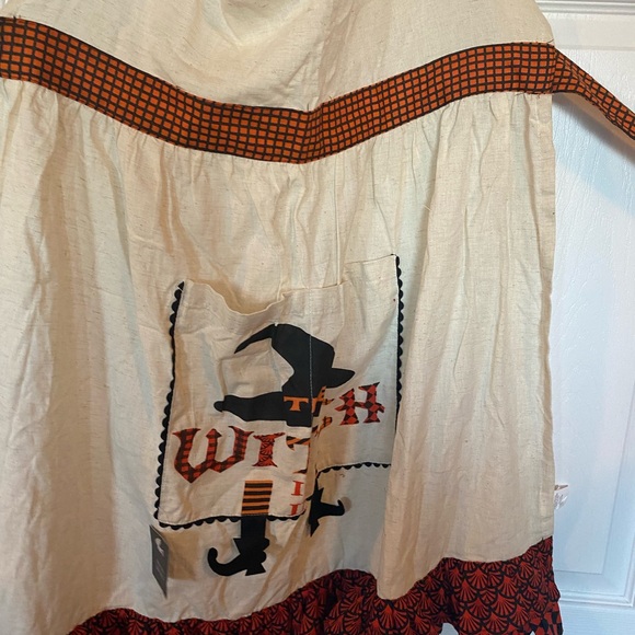 Pier 1 Witch Hostess Apron with Orange and Black Accents - Picture 3 of 6